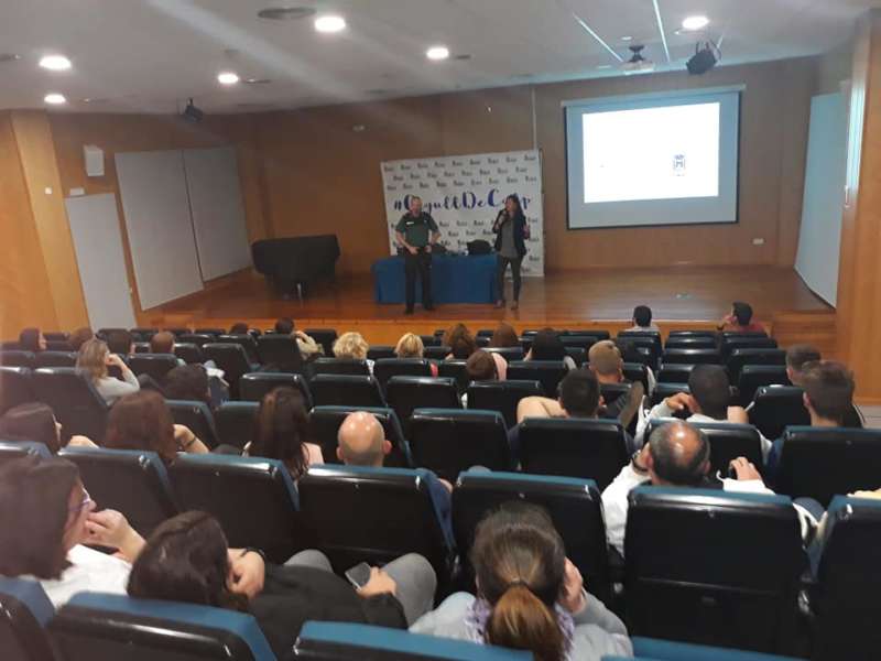 Charla Redes sociales